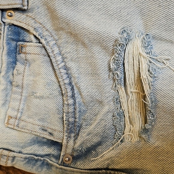 Wild Fable Light Blue Distressed Mid Rise Jean Shorts Size 4 - Picture 7 of 12